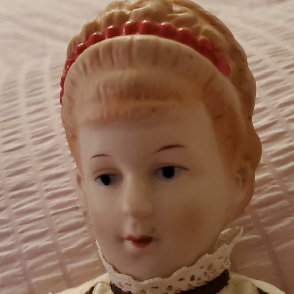 Doll - Picture 6 of 7